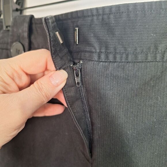 Loft Womens Capri Pants Button Detail Rolled Hem Black Sleek Size 10 - Picture 3 of 11